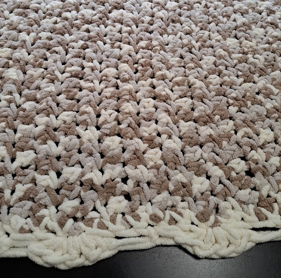 New Handmade Chenille Bedspread/Blanket/Throw  Size 65"×100" - Picture 3 of 7